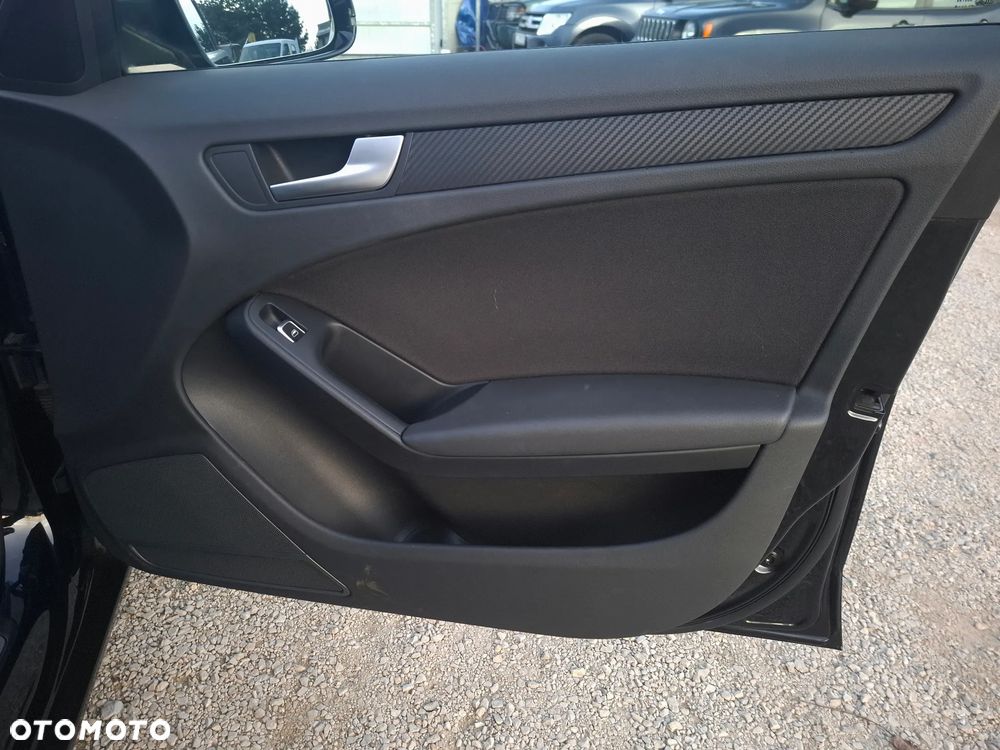 Audi A4 Avant 2.0 TDI DPF quattro S tronic Attraction - 22