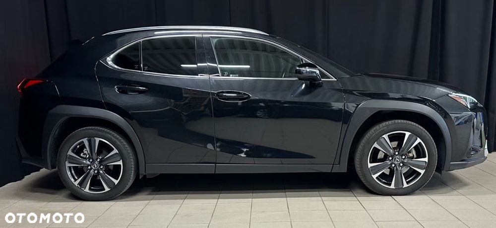 Lexus UX 250h Executive Line - 4