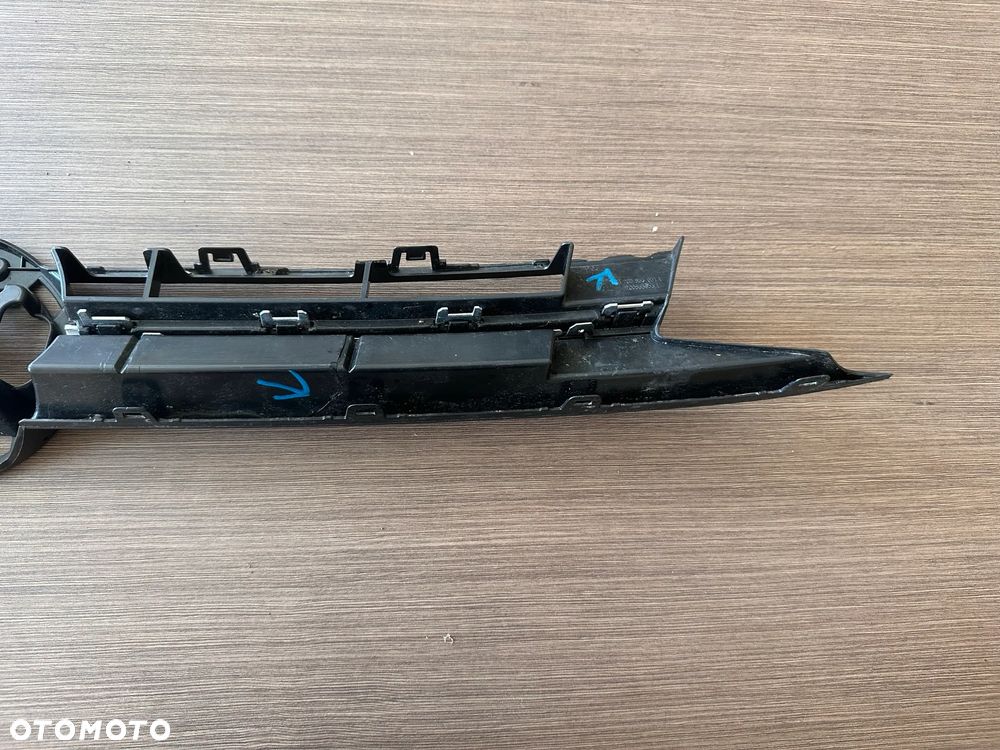 Grill Atrapa VW Polo 2G 2G0853651L 2G0853653L uszkodzony - 9