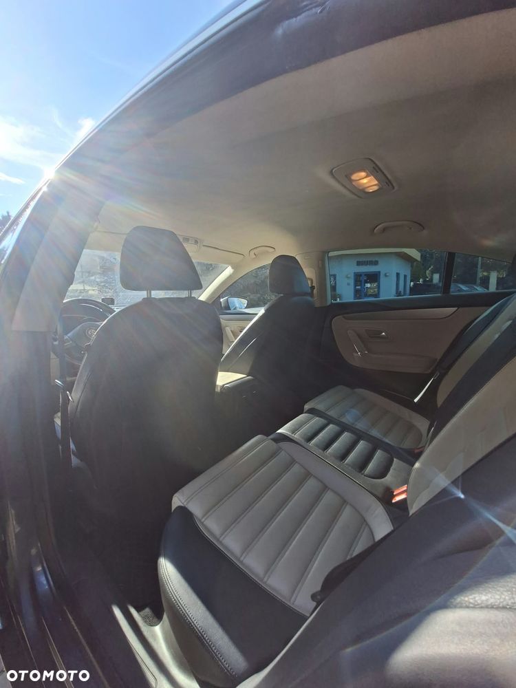 Volkswagen Passat - 34