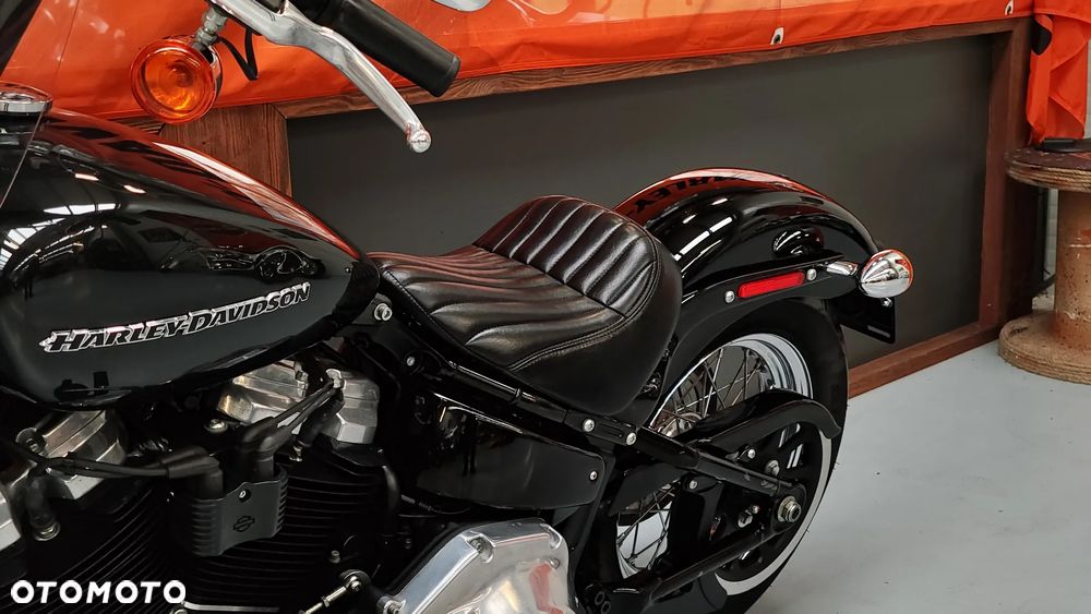 Harley-Davidson Softail Standard - 22