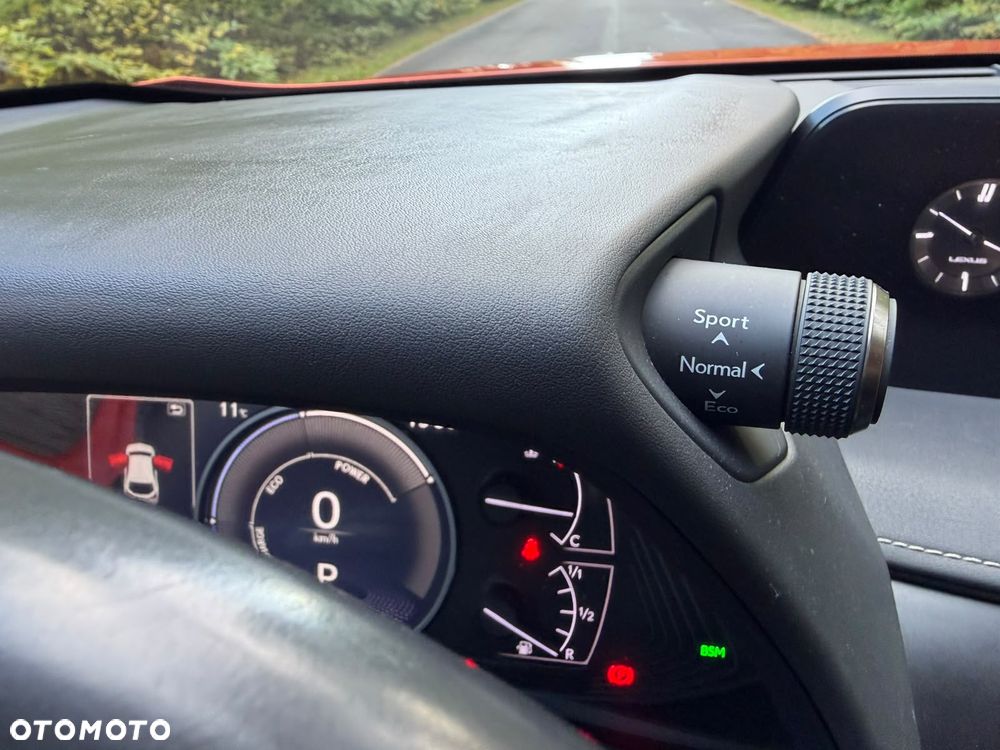 Lexus UX - 17