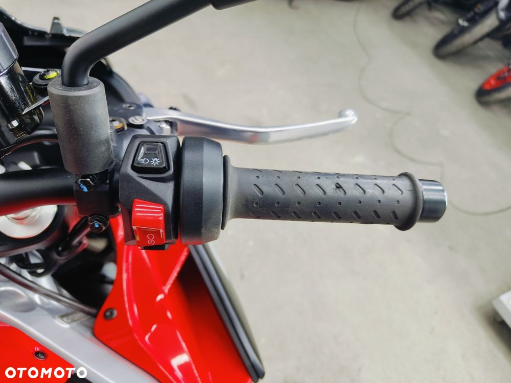 Aprilia Tuono - 15