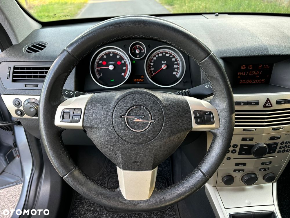 Opel Astra 1.6 Sport - 31