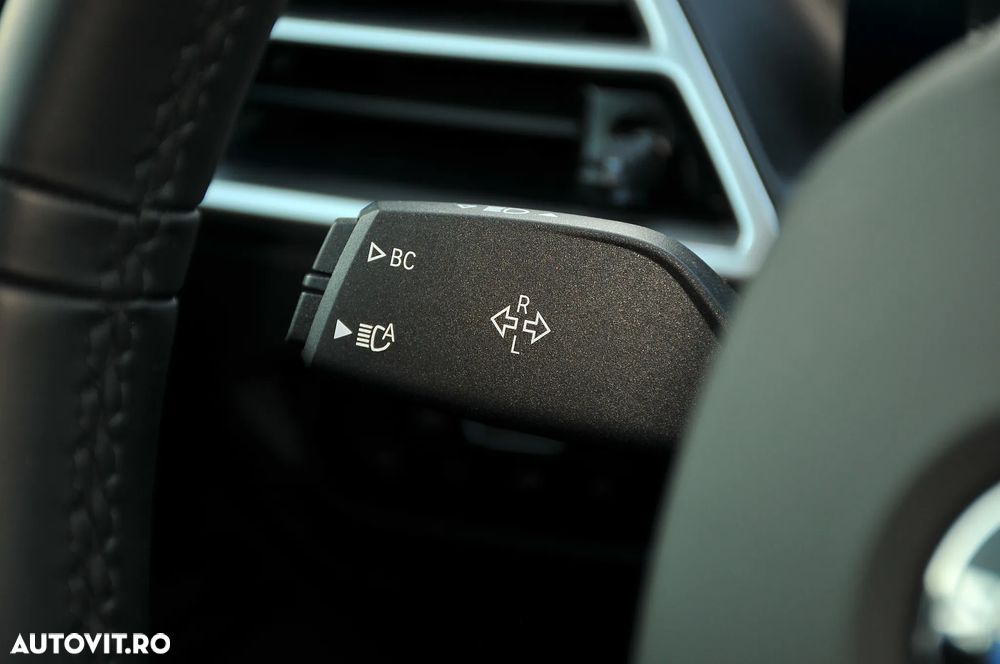 BMW Seria 3 320i AT - 38