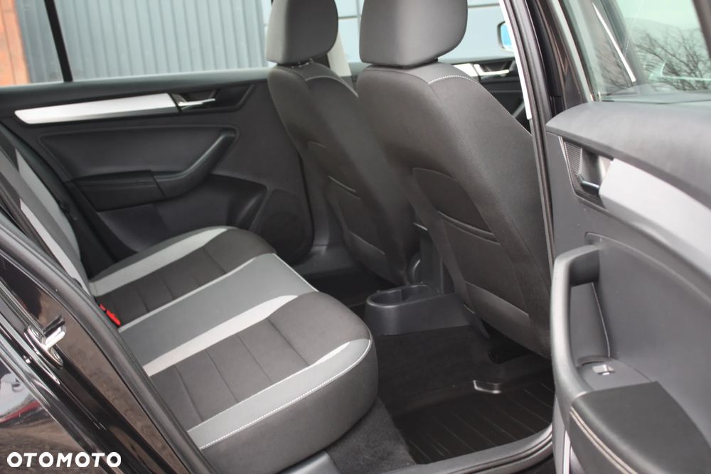 Skoda RAPID 1.0 TSI Style - 24
