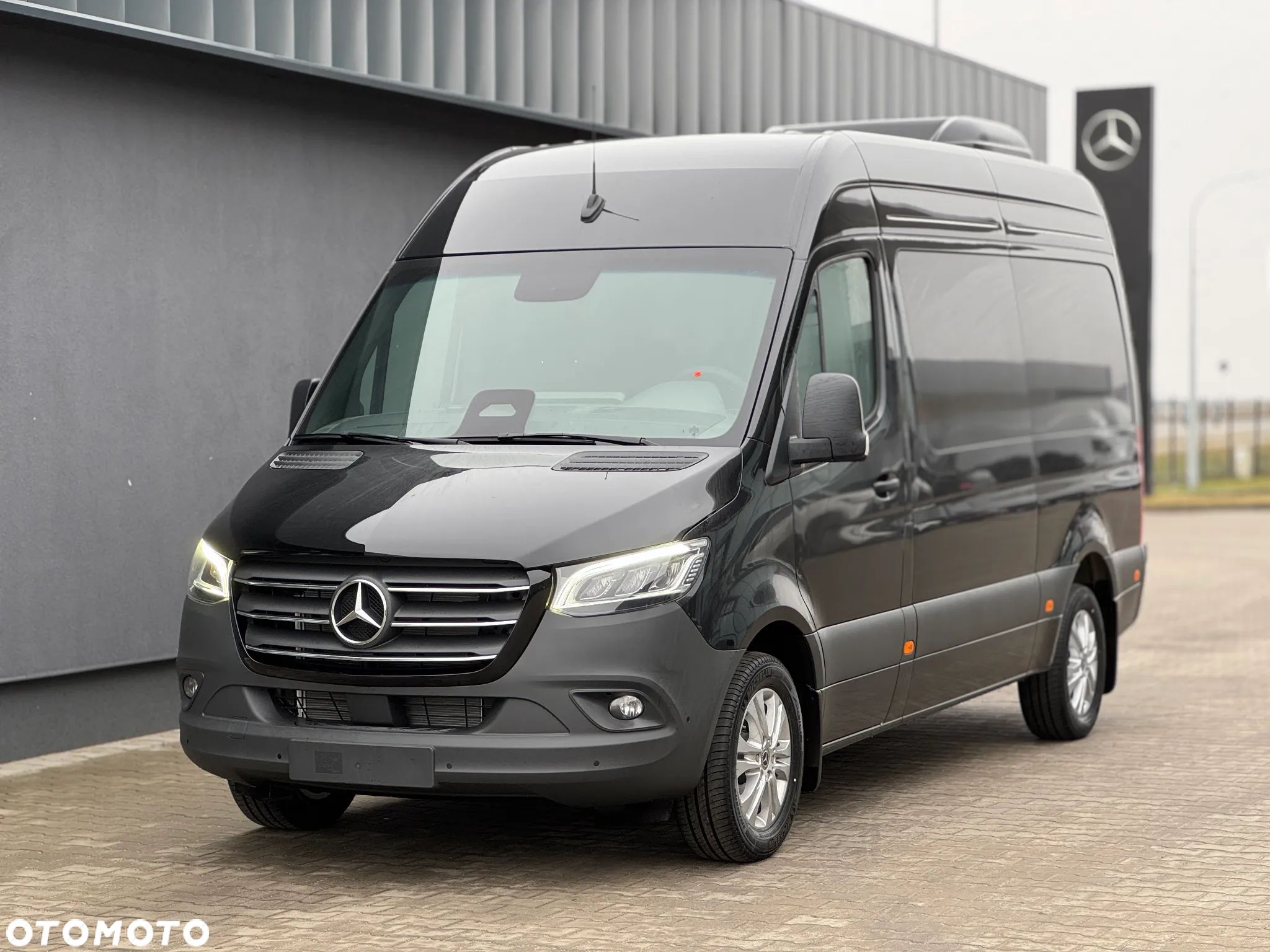 Mercedes-Benz Sprinter 319CDI Tourer - 1