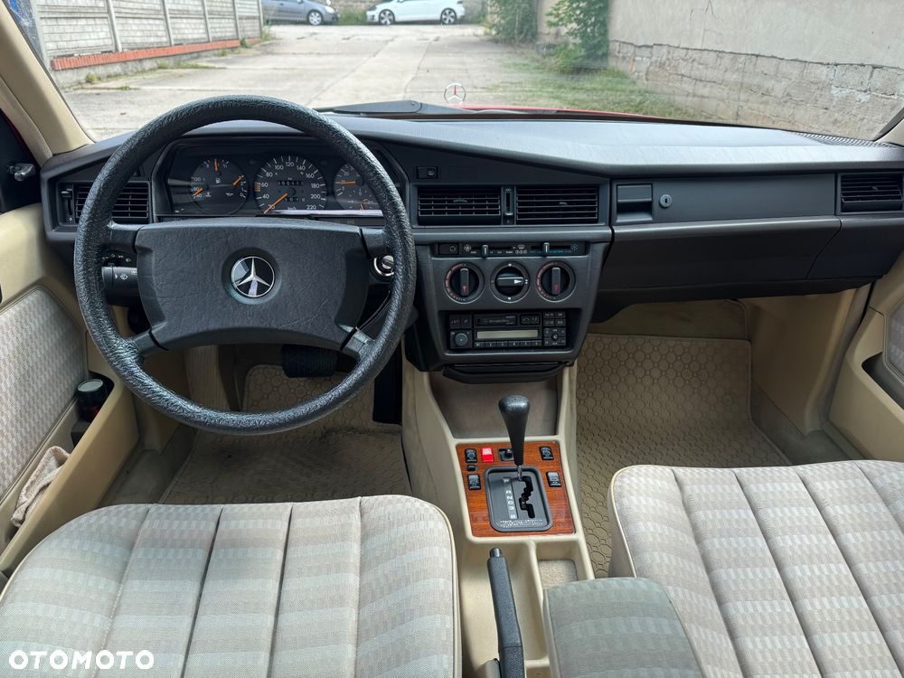 Mercedes-Benz W201 (190) - 10