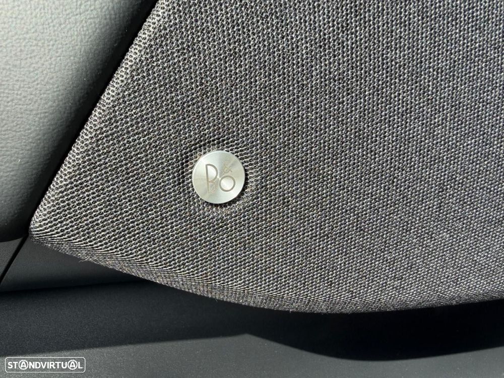 Ford Mustang Mach-E - 23