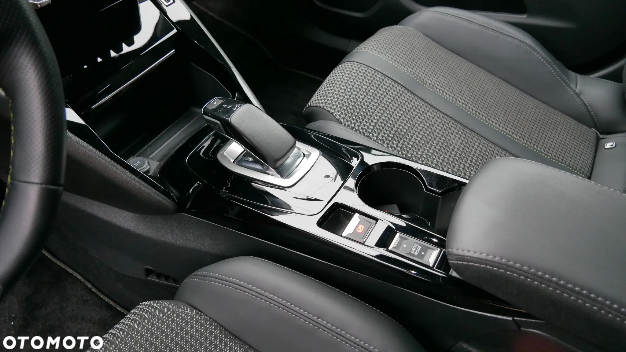 Peugeot 2008 - 21