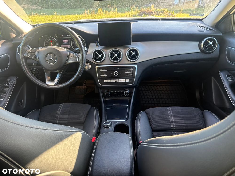 Mercedes-Benz GLA - 4