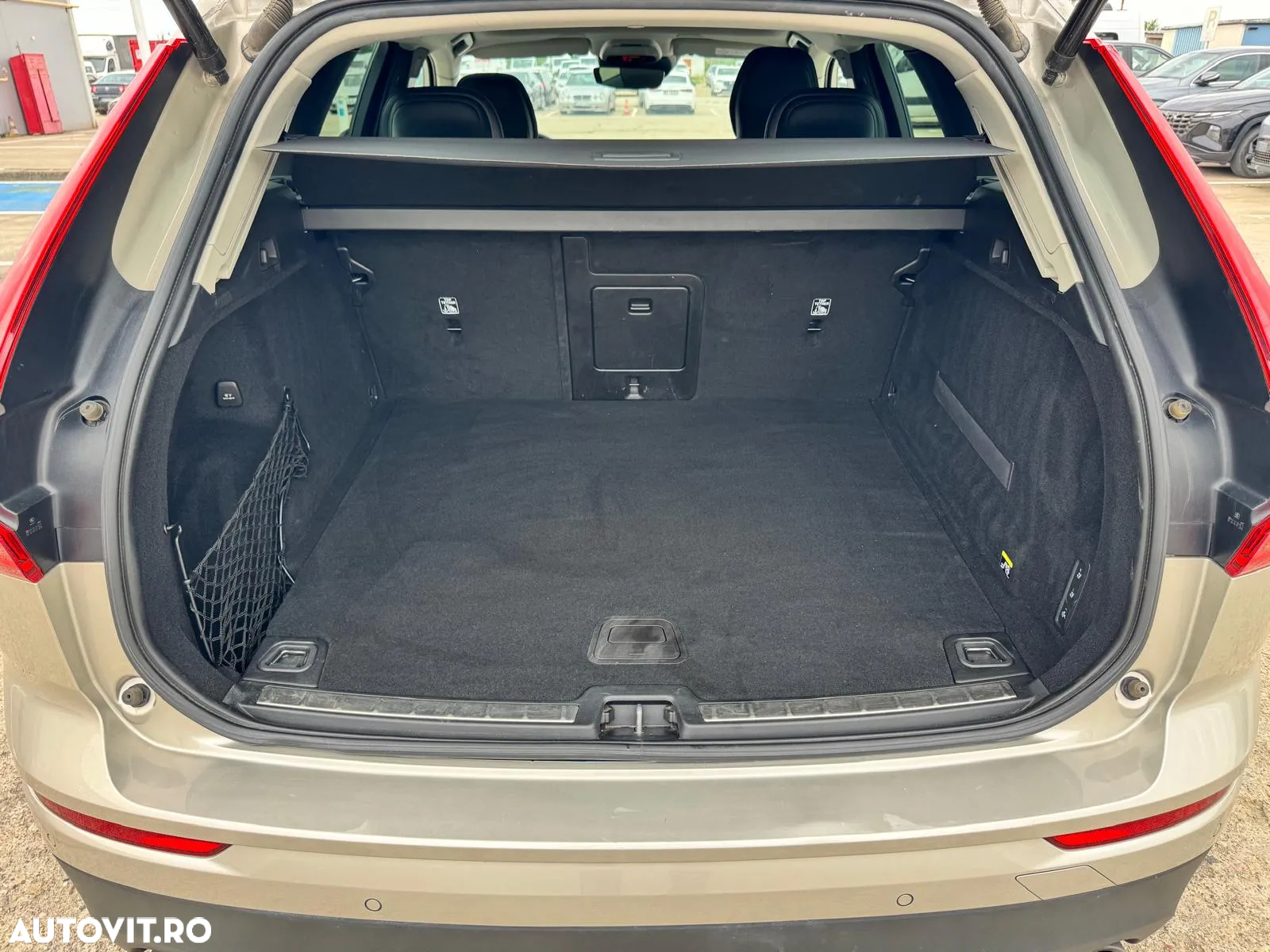 Volvo XC 60 D4 AWD Momentum - 26
