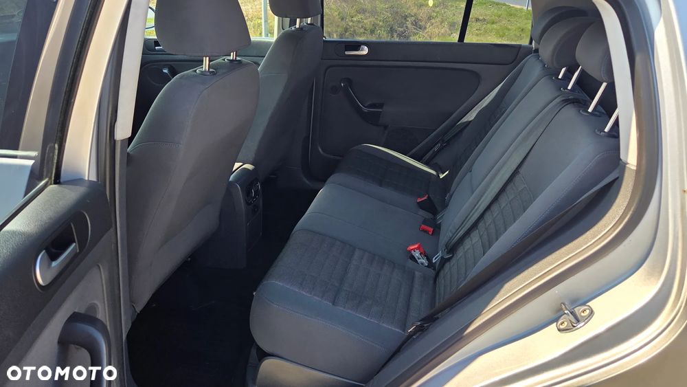 Volkswagen Golf Plus 2.0 TDI Comfortline - 15