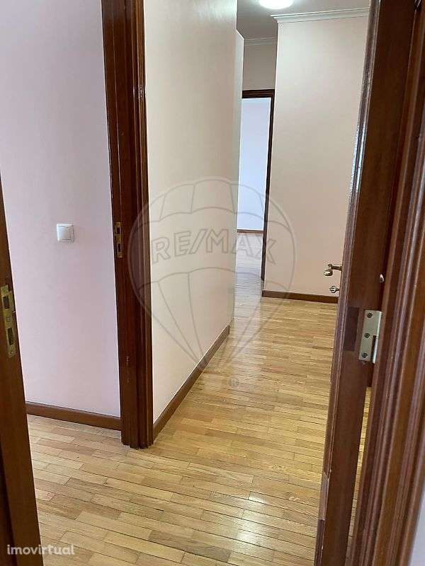 Apartamento T2 para arrendamento - Grande imagem: 2/8