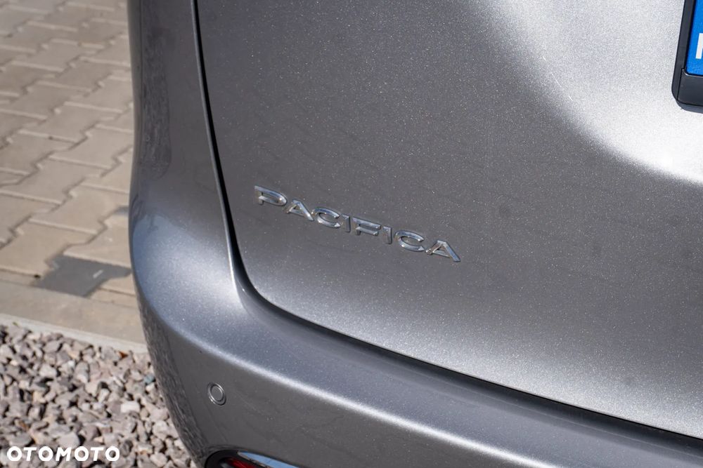 Chrysler Pacifica - 9