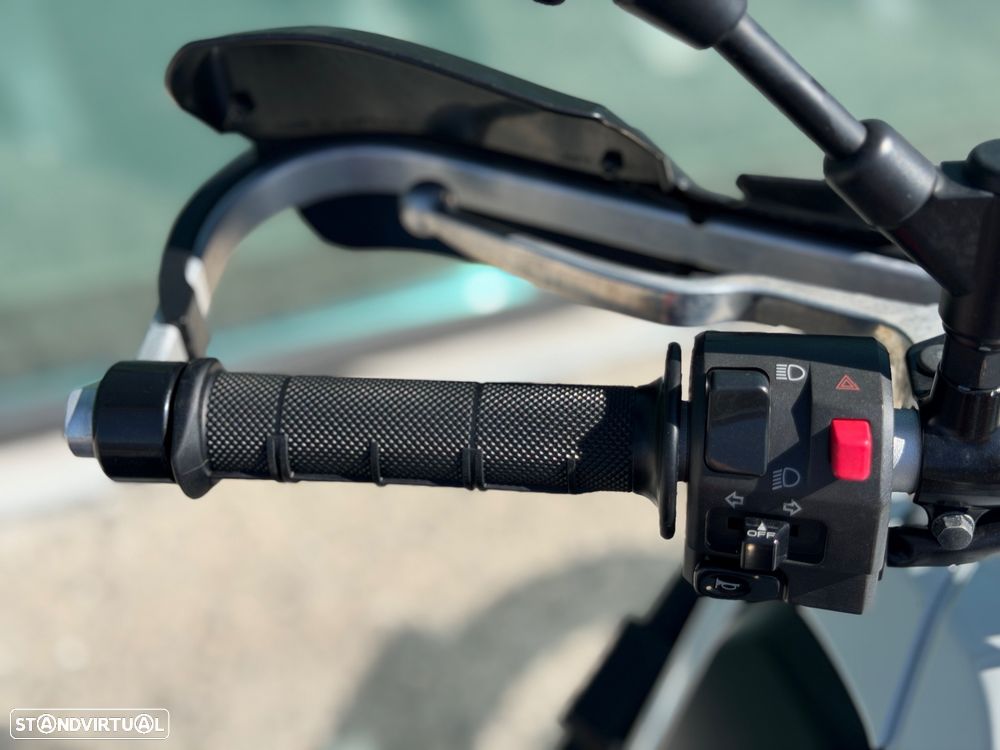 Yamaha Ténéré 700 c/ Akrapovic - 12