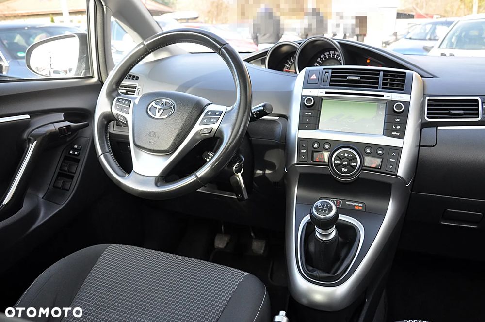 Toyota Verso 1.8 Premium - 19
