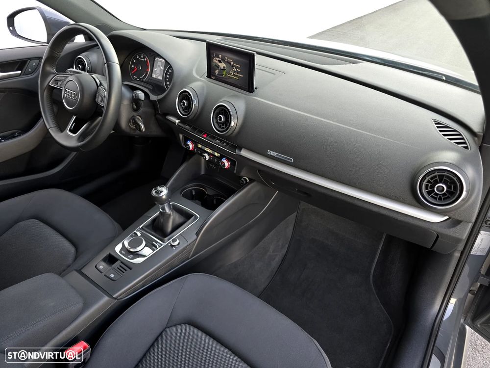 Audi A3 Sportback 30 TFSI S-line - 27