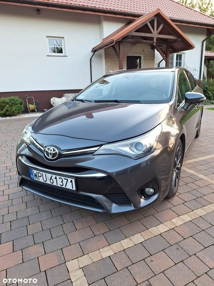 Toyota Avensis 2.0 D-4D Premium - 3