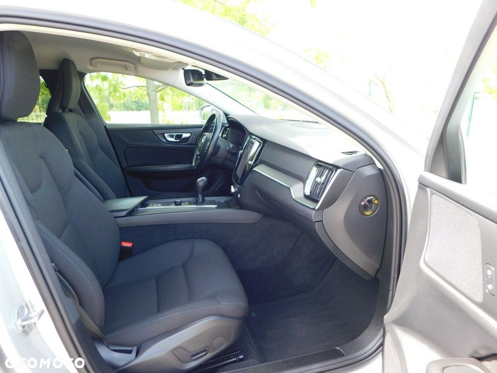 Volvo V60 D3 Momentum - 9