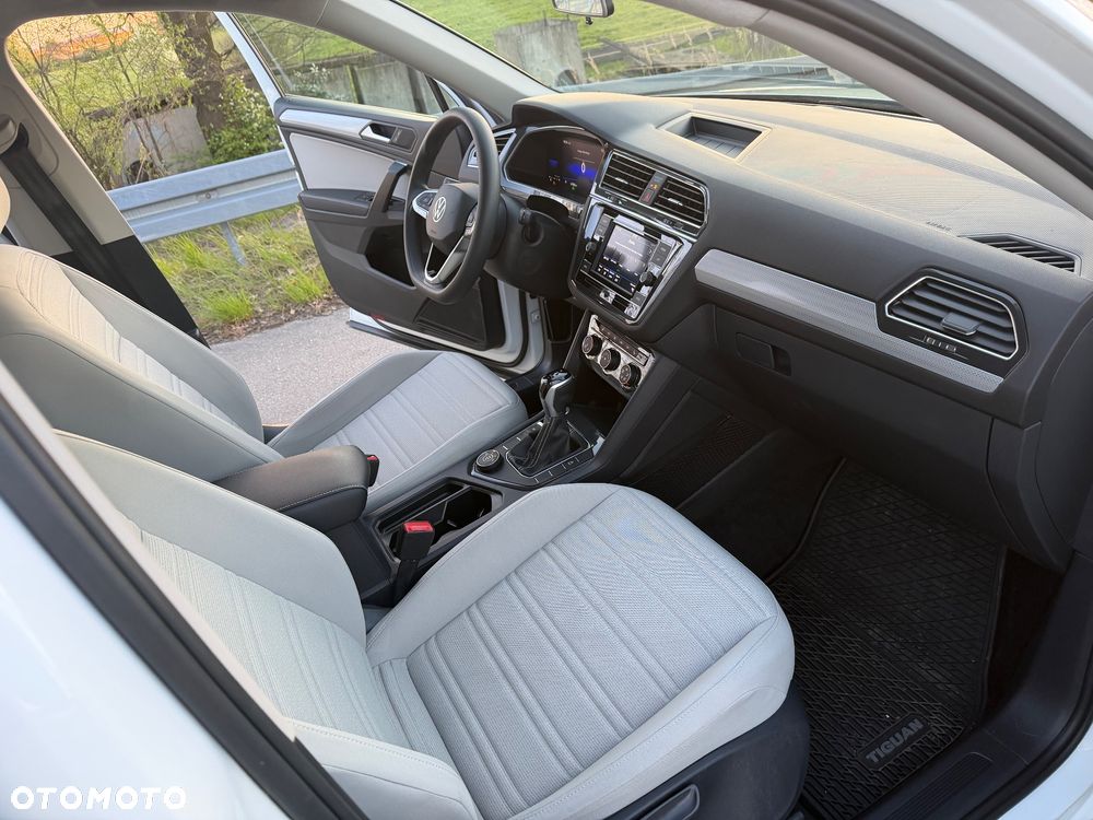 Volkswagen Tiguan - 11