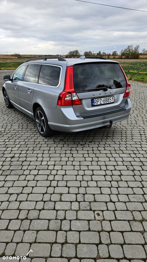 Volvo V70 D3 Momentum - 4