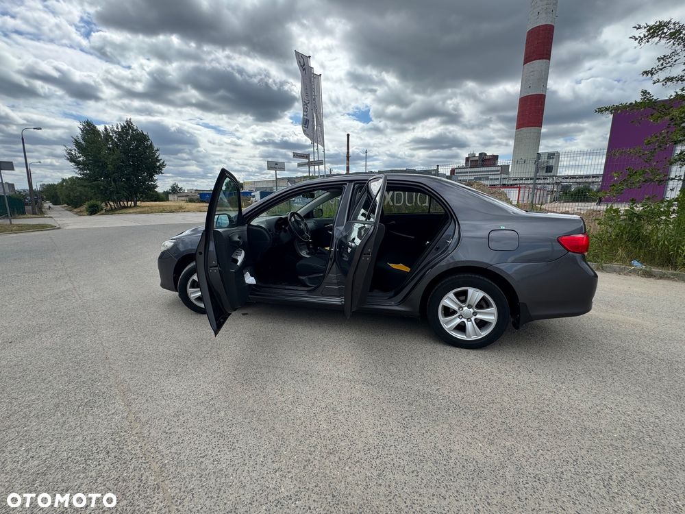 Toyota Corolla - 10