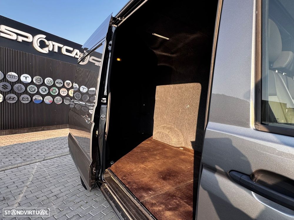 VW Crafter 35 2.0 TDI L3H3 Aut. - 18