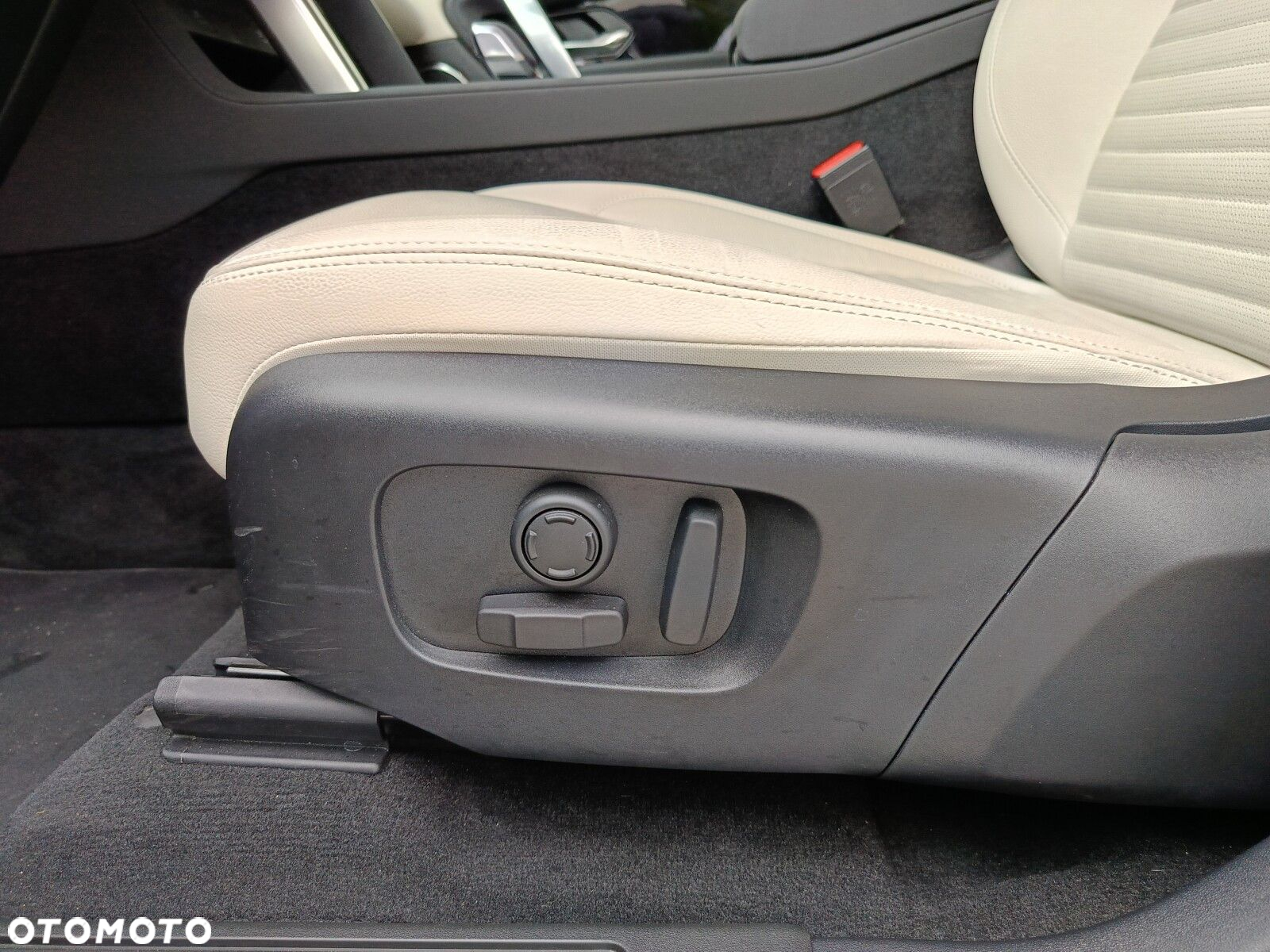 Land Rover Discovery Sport - 11