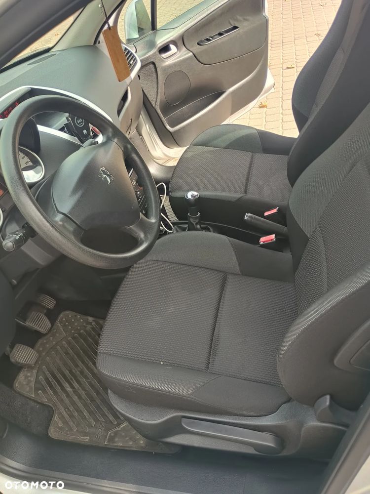 Peugeot 207 - 5