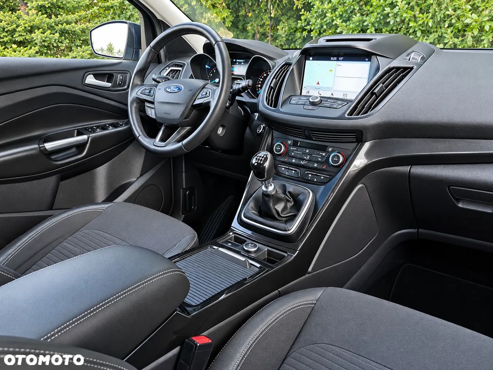 Ford Kuga 1.5 EcoBoost 2x4 Titanium - 10