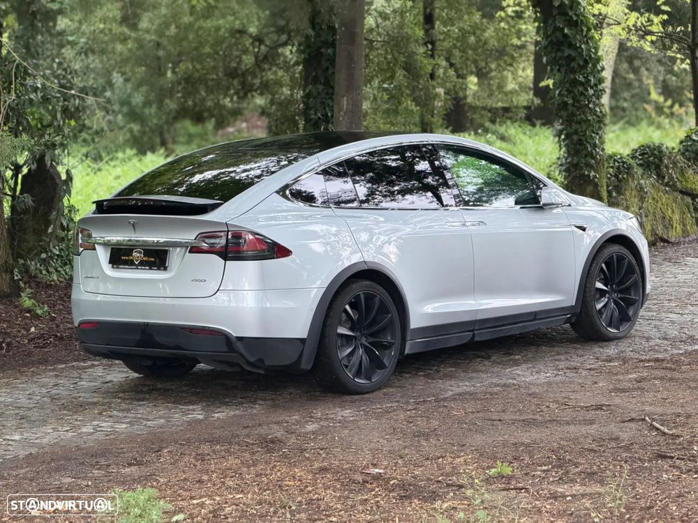 Tesla Model X 100D - 8