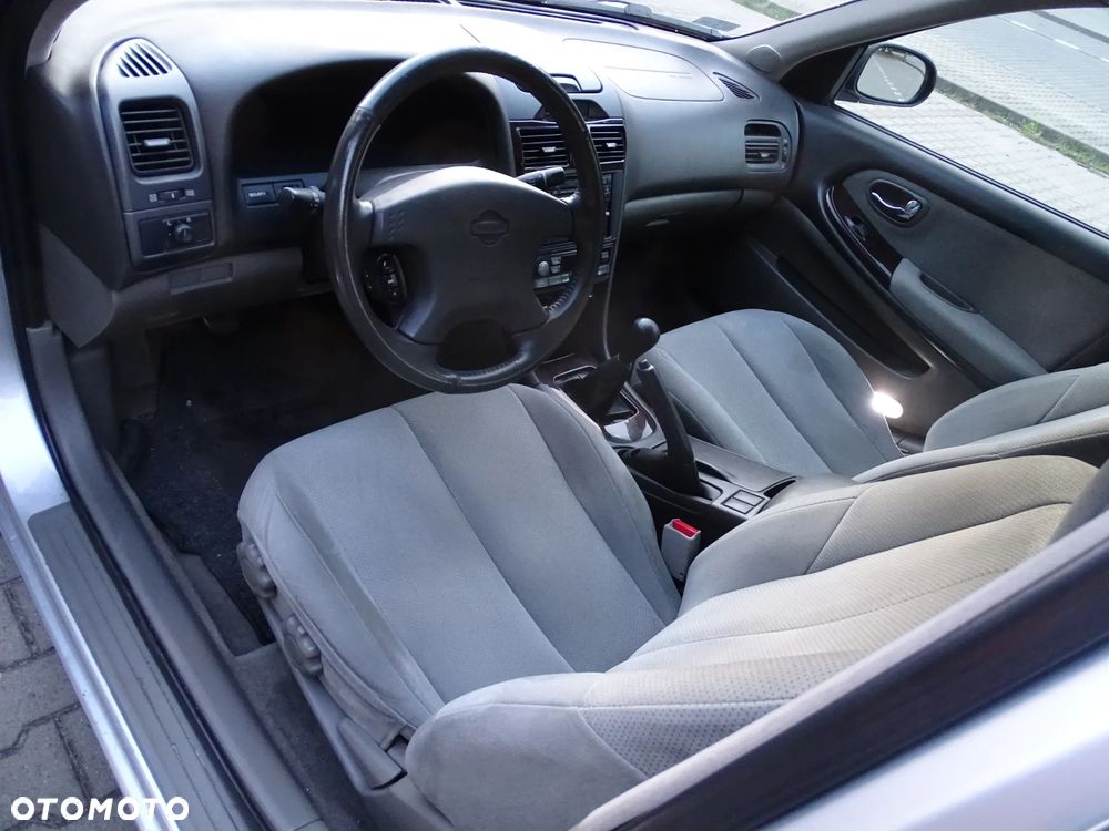Nissan Maxima 2.0 Comfort - 21
