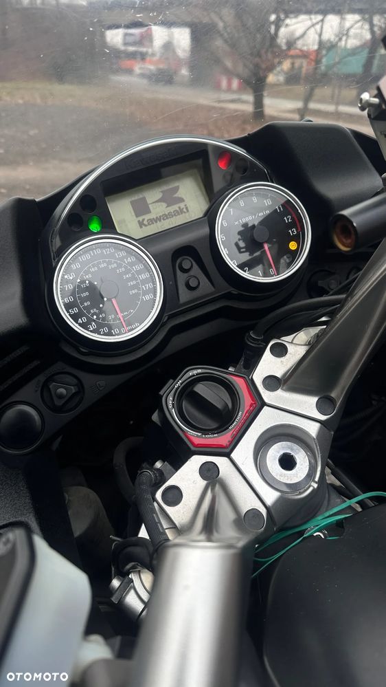 Kawasaki GTR - 9