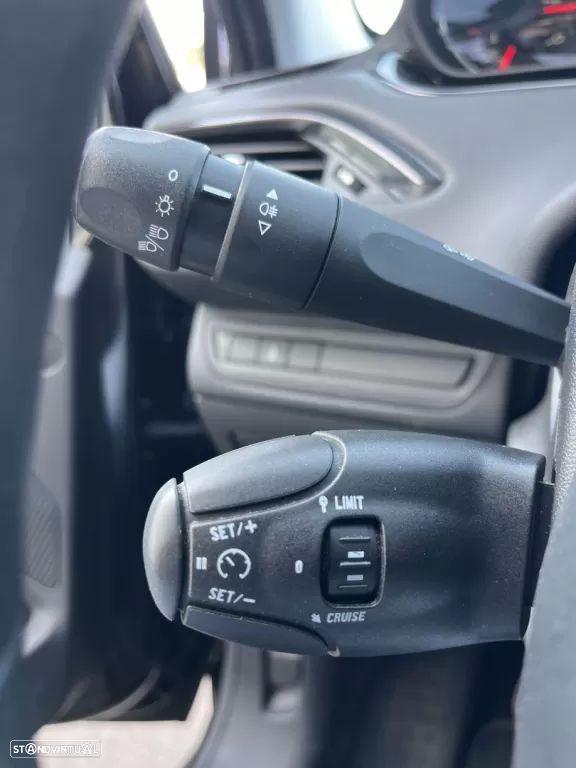 Peugeot 208 82 VTI Style - 18