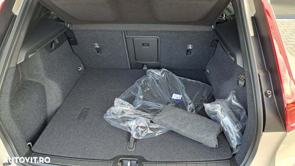Volvo XC 40 B3 AT FWD MHEV Core - 9