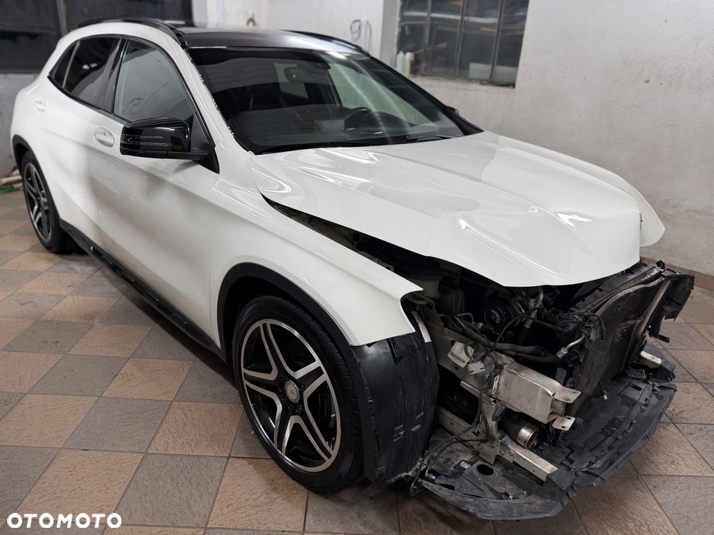 Mercedes-Benz GLA 220 CDI 7G-DCT AMG Line - 13