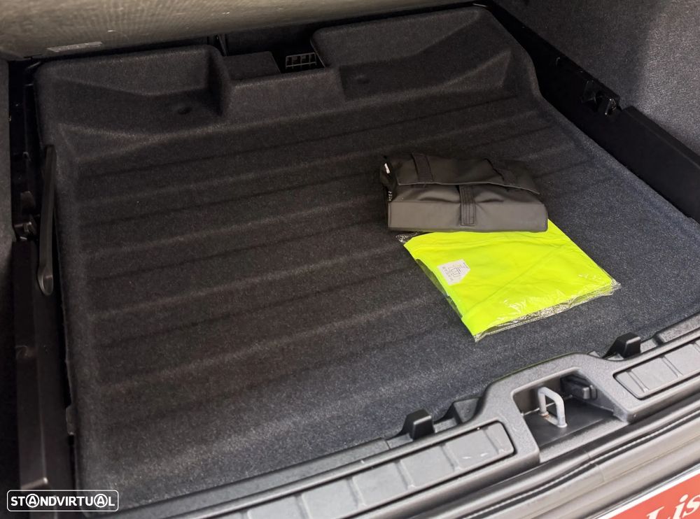Volvo XC 40 2.0 D3 Momentum - 28