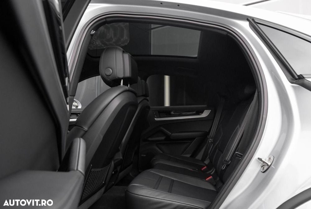 Porsche Cayenne - 40