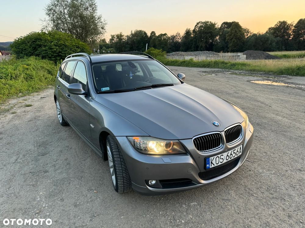 BMW Seria 3 325i xDrive - 1