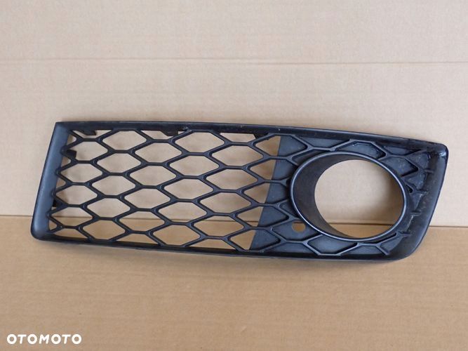 AUDI A4 B7 RS4 B7 04-08 kratka zderzaka lewa - 1