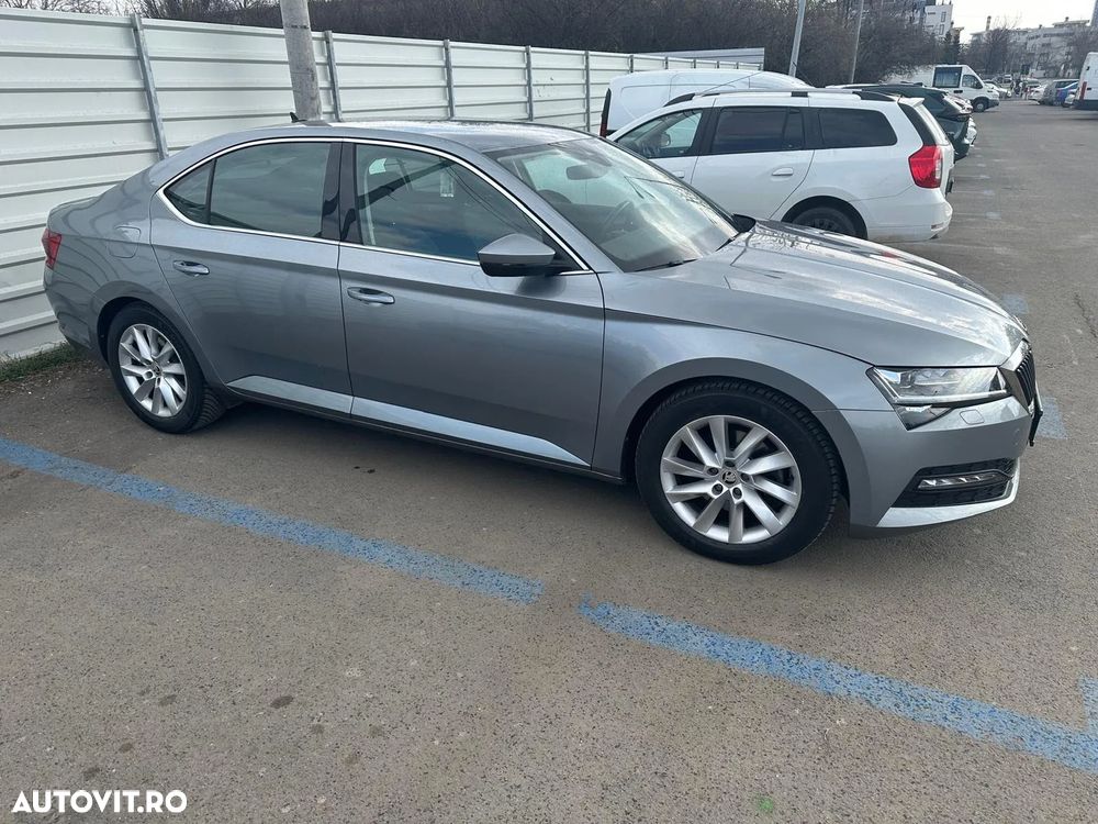 Skoda Superb 2.0 TDI DSG Ambition - 2