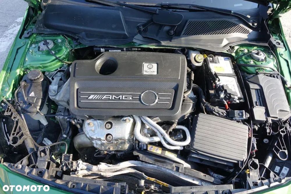 Mercedes-Benz Klasa A AMG 45 4Matic AMG Speedshift 7G-DCT PETRONAS 2015 World Champion Edition - 28