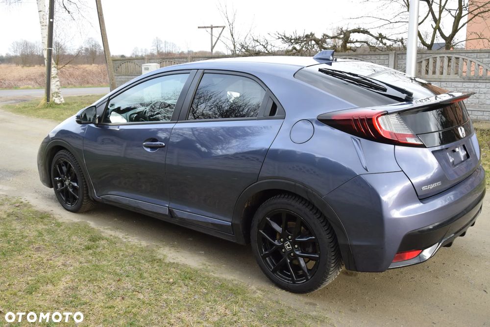 Honda Civic 1.6 i-DTEC Executive Black Edition - 8