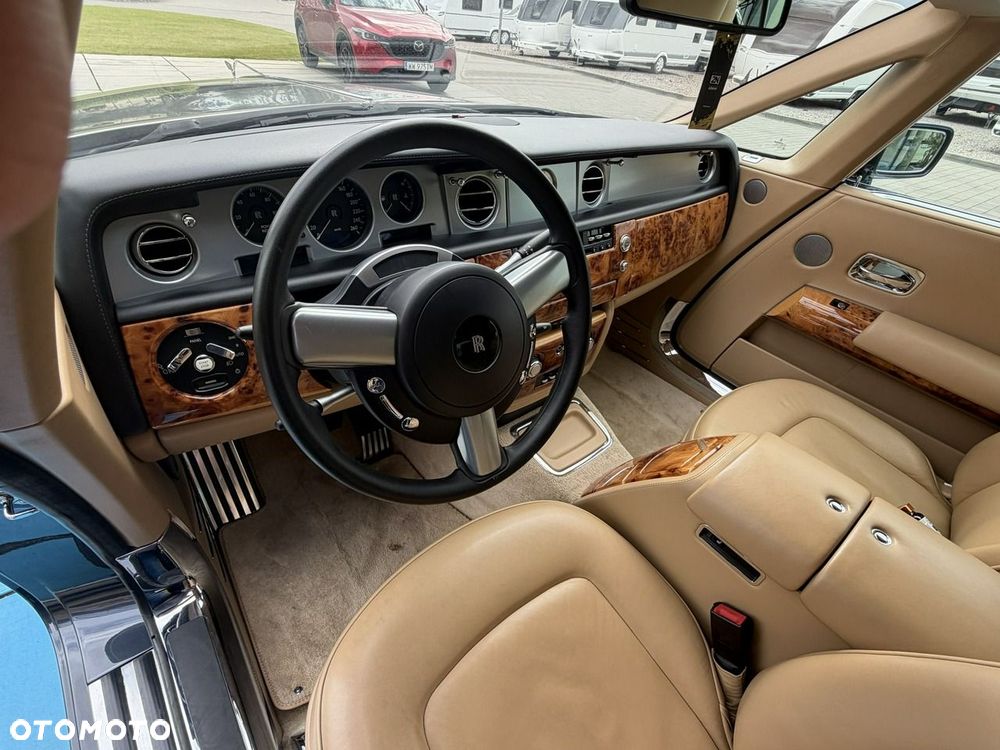 Rolls-Royce Phantom - 24