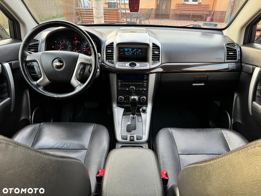 Chevrolet Captiva 2.2 D LT+ - 10