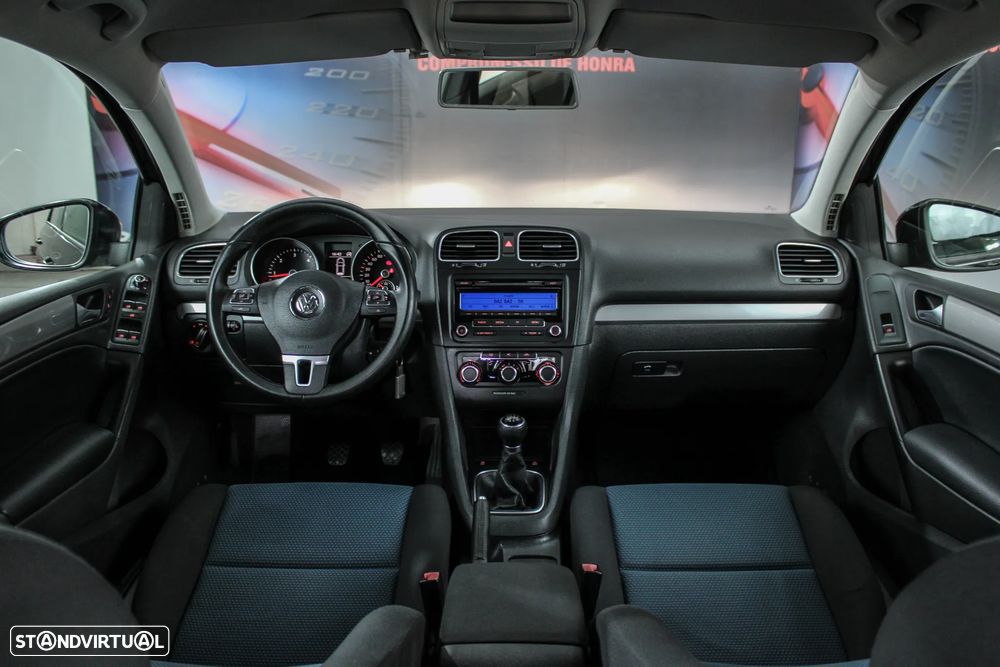 VW Golf 1.6 TDi Trendline BlueMotion - 4