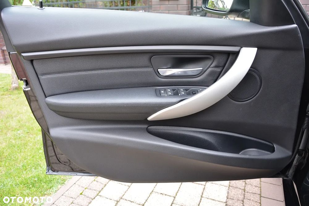 BMW Seria 3 320d - 18
