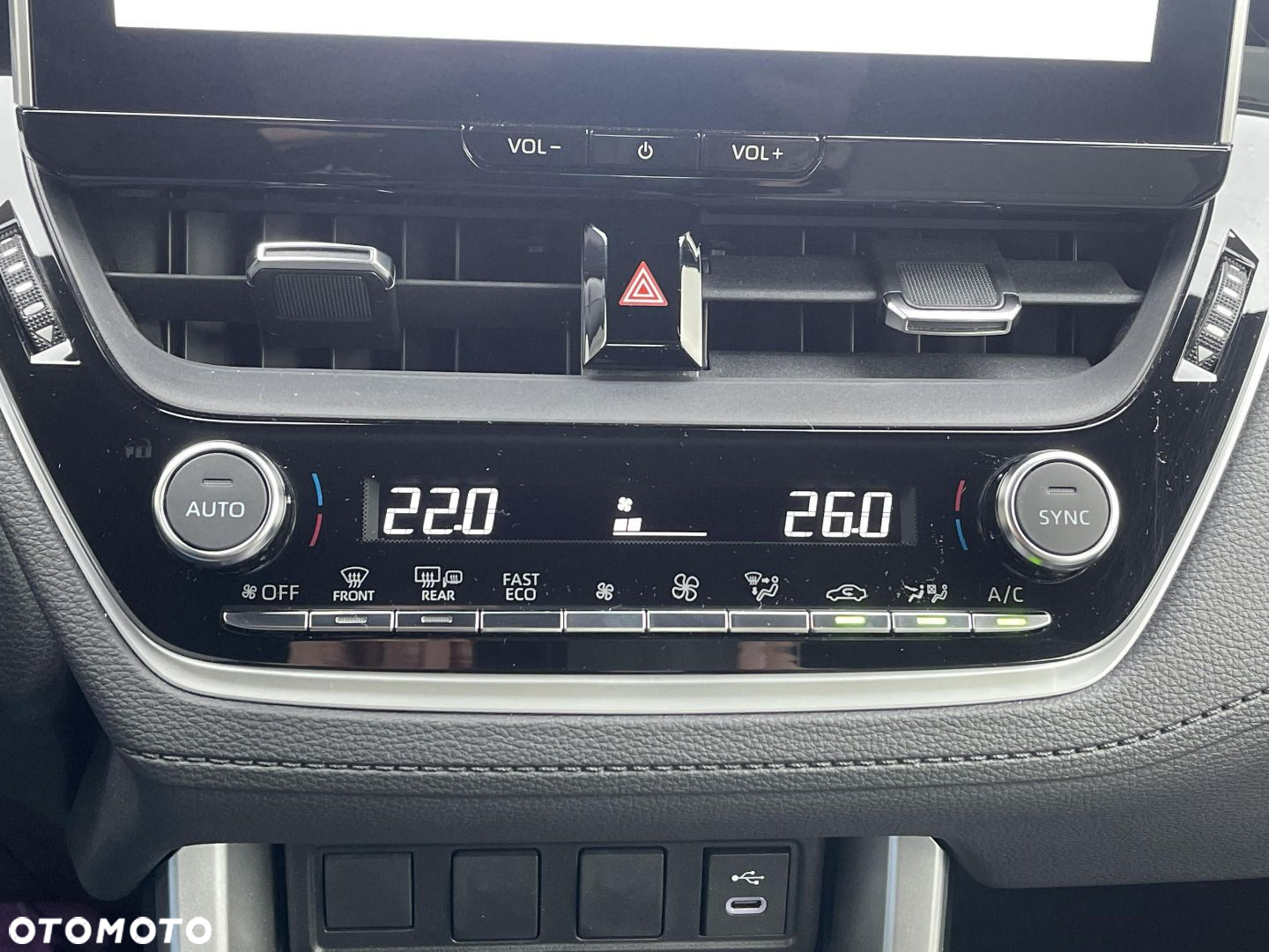 Toyota Corolla Cross - 19