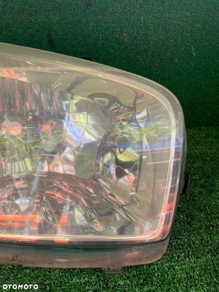Lampa przód przednia prawa Toyota RAV 4 II XA20 Europa WWA - 4